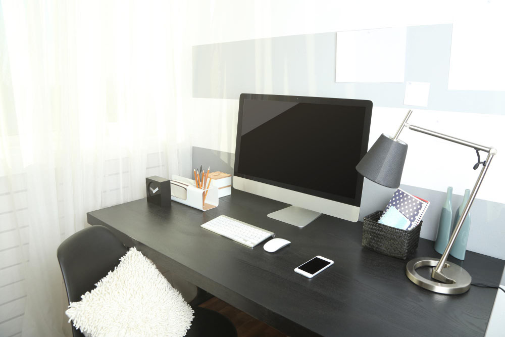 Ways to Keep Your Assigned Office Desk Space Clean